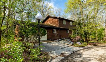 3949 Waldenwood Dr, Ann Arbor, MI 48105