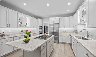 9600 EAGLE RIDGE Dr, Bethesda, MD 20817