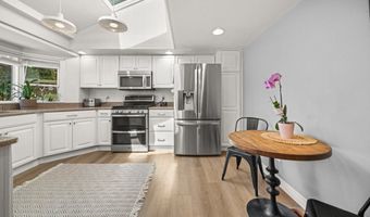 2815 NW EASTWAY Ct, Beaverton, OR 97006
