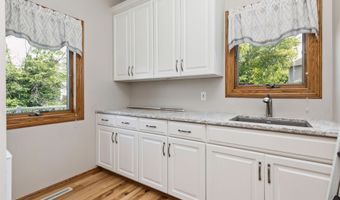 718 NE Brook Haven Dr, Ankeny, IA 50021