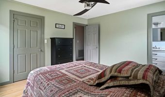 1302 Crest Dr, Aberdeen, NC 28315