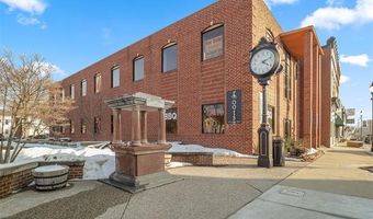 107 S Main St, Almont, MI 48003