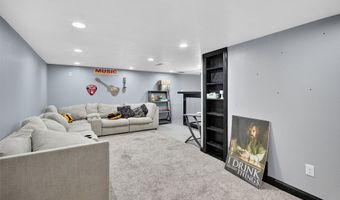 301 13th Ave NW, Altoona, IA 50009