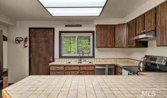 108 Panorama Dr, Cascade, ID 83611