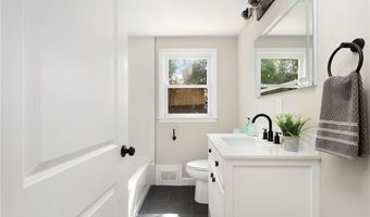 81 Redwood Dr, Cranston, RI 02920