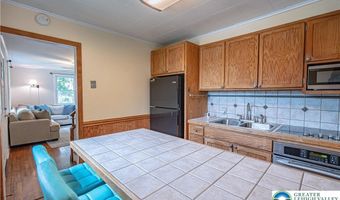 302 College Dr, Allentown, PA 18104