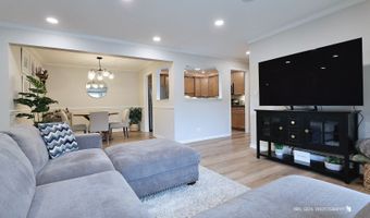 510 W MINER St 1D, Arlington Heights, IL 60005