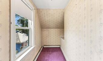 217 Narragansett St, Cranston, RI 02905