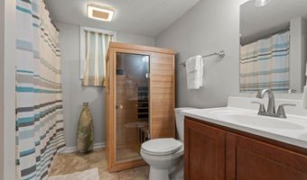 1047 Lowell Dr, Apple Valley, MN 55124