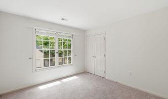 2904 N 4TH St N, Arlington, VA 22201