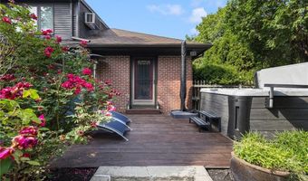 788 Namquid Dr, Warwick, RI 02888