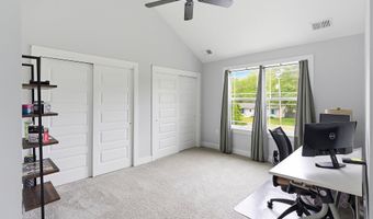 555 Egenolf Pl, Bayville, NJ 08721
