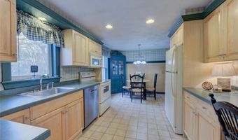 125 New Rd, East Providence, RI 02916