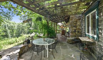 29 Old Forty Acre Mountain Rd, Danbury, CT 06811