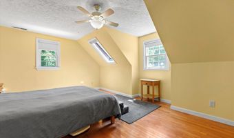 29 Maple Dr, Bedford, NH 03110