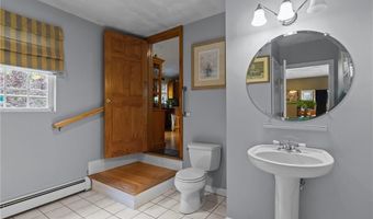 375 Franklin Rd, Coventry, RI 02816