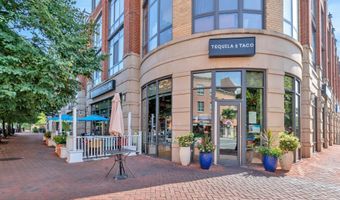 520 JOHN CARLYLE St 320, Alexandria, VA 22314