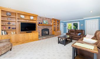 56 Larkspur Ln, Bristol, CT 06010