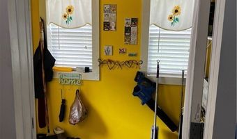 101 Lyons St, Adena, OH 43901