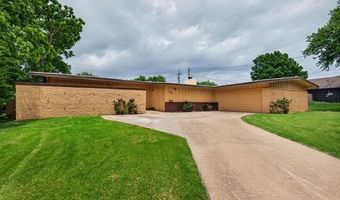 909 Lynnwood Ct, Bartlesville, OK 74006