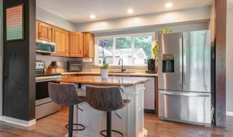 489 1st St, Antioch, IL 60002