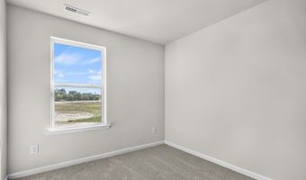 211 Maddox Dr, Aberdeen, NC 28315
