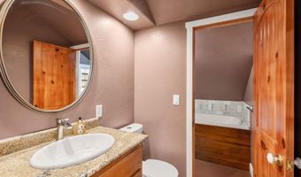 827 Tyler Creek Rd, Ashland, OR 97520