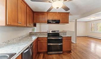 215 Fenner Hill Rd, Hopkinton, RI 02832