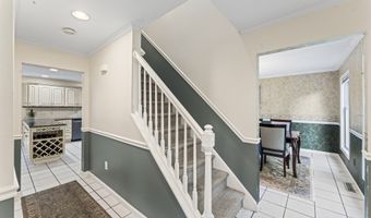 4 Quail Run Dr, Danbury, CT 06811