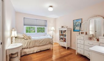 33 Cold Spring Rd, Avon, CT 06001