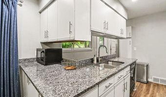 624 Susan Dr, Ann Arbor, MI 48103