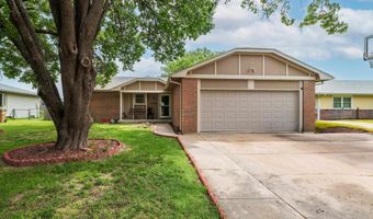 4540 Woodlow Dr, Bel Aire, KS 67220