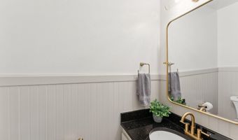 6316 CHIMNEY WOOD Ct, Alexandria, VA 22306
