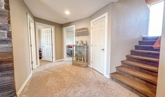502 Granite Dr, Bismarck, ND 58503
