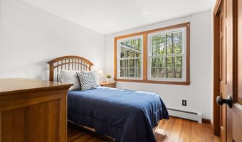 12 Lord Jeffrey Dr, Amherst, NH 03031