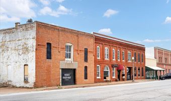 33 W Olive St, Aurora, MO 65605