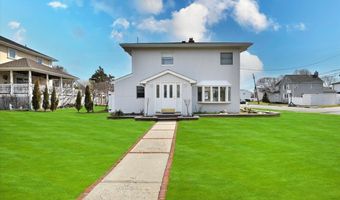 9 Cabot Rd W, Massapequa, NY 11758