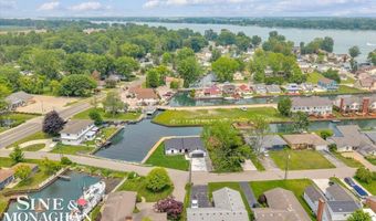 144 Channelsyde Dr, Algonac, MI 48001