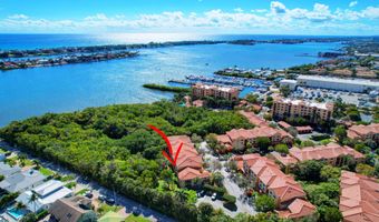 300 Scotia Dr 202, Hypoluxo, FL 33462