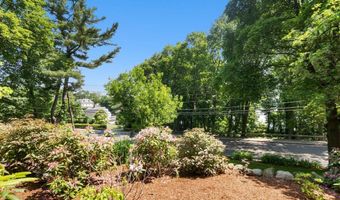 418 Mystic St, Arlington, MA 02474