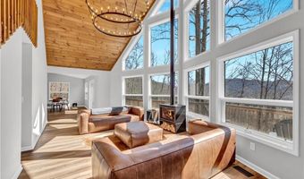 271 Dogwood Trl, Banner Elk, NC 28604