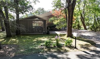 2 Buckingham St, Barrington, RI 02806