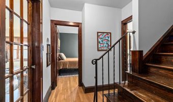 1613 N DIVISION St, Appleton, WI 54911