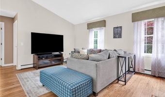 167 Vernon Dr, Glocester, RI 02814