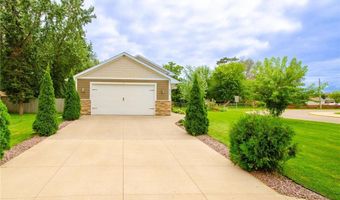 608 School St, Anoka, MN 55303