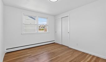 101 Bateman Ave, Cranston, RI 02920