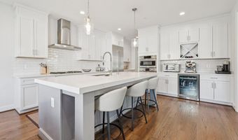 10010 FLEMING Ave, Bethesda, MD 20814