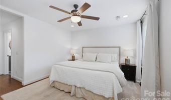 2424 Kingsbury Dr, Charlotte, NC 28205