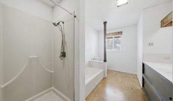 144 OAK PARK Rd, Adkins, TX 78101