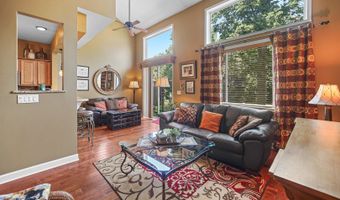 6 Waverly Ct, Algonquin, IL 60102
